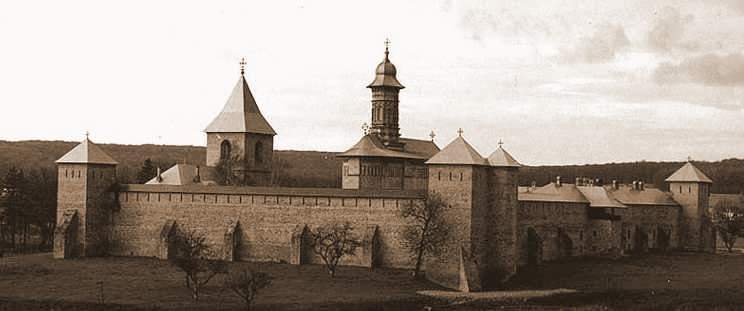 Manastire nord est 3 - Imagine prluată de pe Wikipedia
